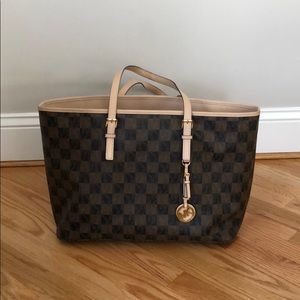 Michael Kors Jet Set Large Tote